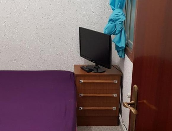 Habitacion para chica en Hospitalet de Llobregat