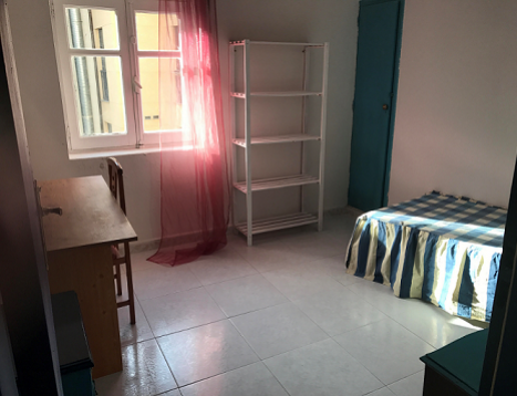 Alquilo habitaciones a chicas estudiantes