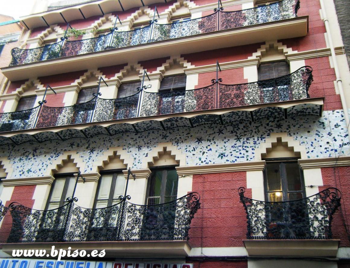 Se alquila habitacion grande con ventana en Madrid