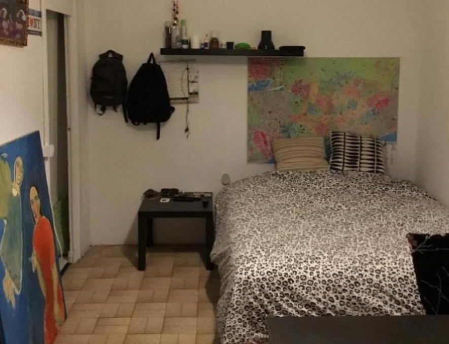 It is a large double room in Barcelona